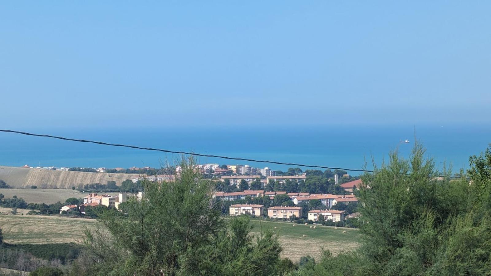 Le Tamerici B&B Ancona Bagian luar foto