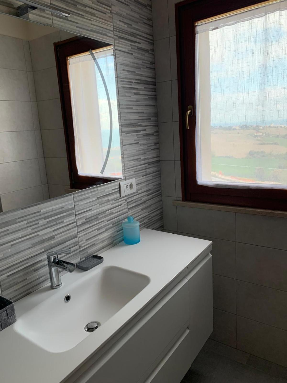 Le Tamerici B&B Ancona Bagian luar foto